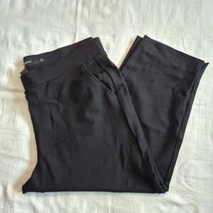 Torrid women's size 2S pull on cropped black pants, 2 front pockets EUC